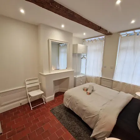 Lägenhet Jardin De La Prefecture Arras